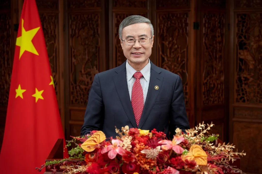 中國(guó)僑聯(lián)主席萬(wàn)立駿向全球華僑華人拜年：滿(mǎn)懷希望 擁抱未來(lái)
